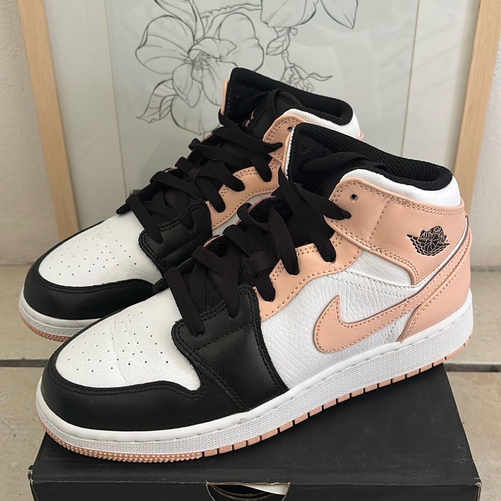 Air Jordan 1 Mid original kids size 6.5 or 7.5-8 women’s size